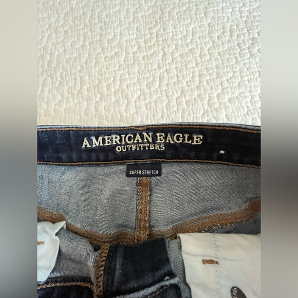 American Eagle Hi Rise Shorties - Picture 2 of 4